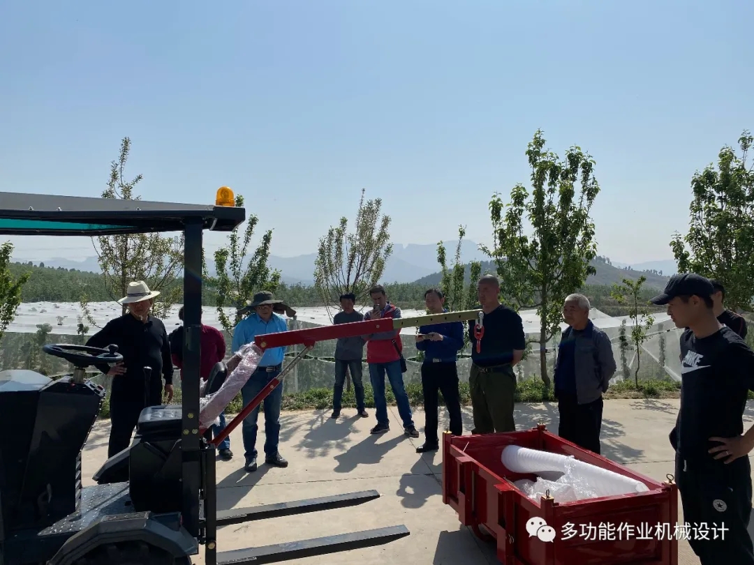 為各位科學家教授講解機械 為各位科學家教授講解機械